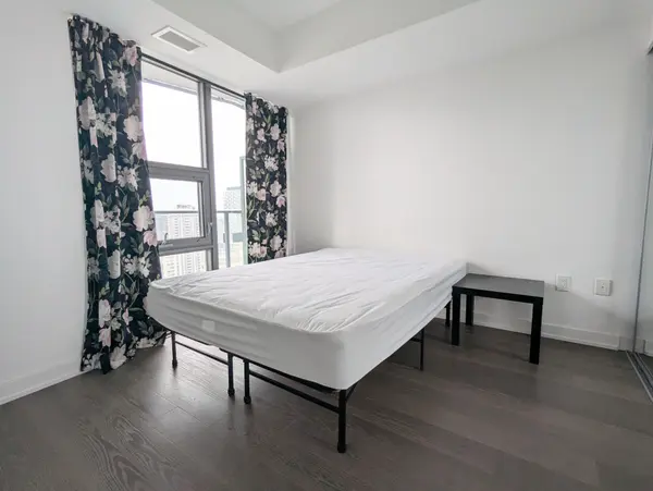 11 Wellesley ST W #2313, Toronto C01, ON M4Y 0G4