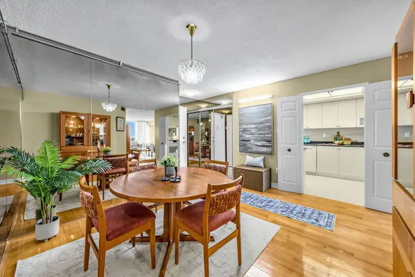 55 Skymark DR #1408, Toronto C15, ON M2H 3N4