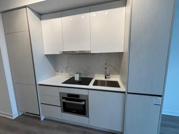 180 Front ST E #3302, Toronto C08, ON M5A 0K9