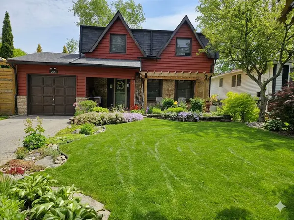 205 Keewatin ST, Oshawa, ON L1H 6Z5