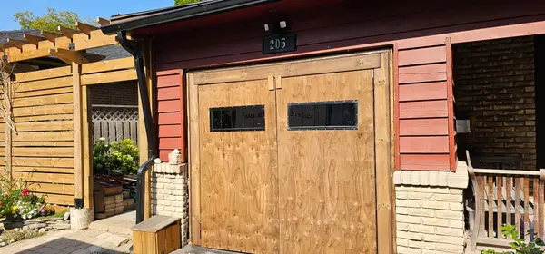 205 Keewatin ST, Oshawa, ON L1H 6Z5