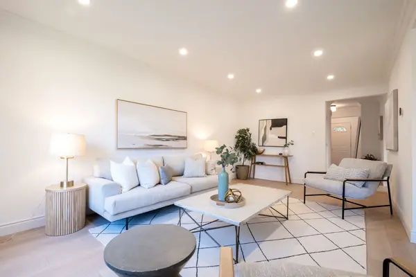 85 La Peer BLVD, Toronto E05, ON M1W 2H4