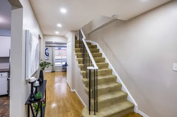 33 Mossgrove CT, Clarington, ON L1E 1P4