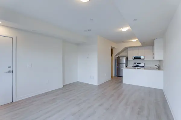 1695 Dersan ST #313, Pickering, ON L1V 2P8