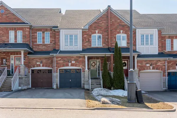 29 Barr CRES,  Aurora,  ON L4G 0C1