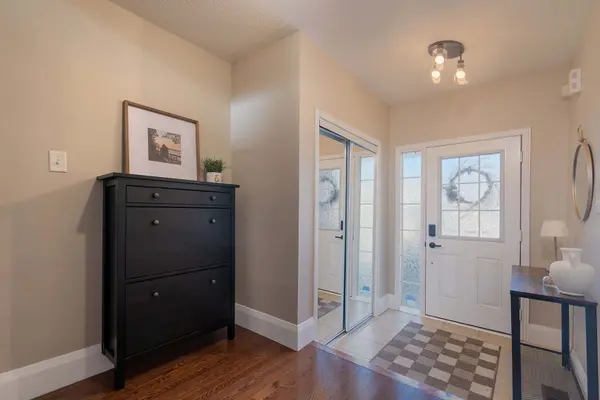 29 Barr CRES, Aurora, ON L4G 0C1