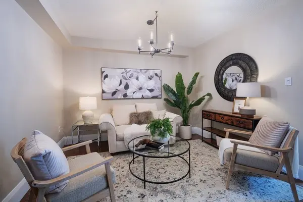 29 Barr CRES, Aurora, ON L4G 0C1