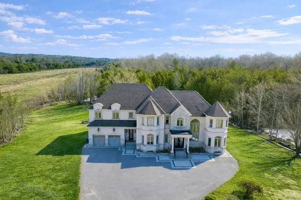 17669 Warden AVE #Coach House, East Gwillimbury, ON L0G 1V0