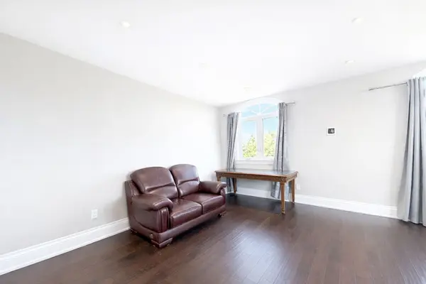 17669 Warden AVE #Coach House, East Gwillimbury, ON L0G 1V0