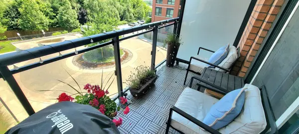 11611 Yonge ST #301, Richmond Hill, ON L4E 1G2