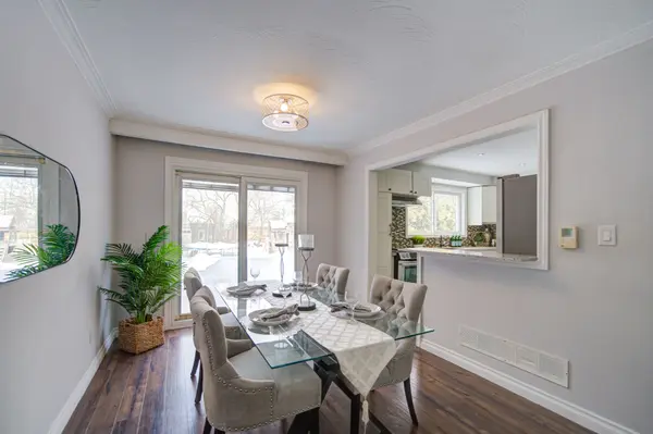 126 Sherwood Forest DR, Markham, ON L3P 1R1