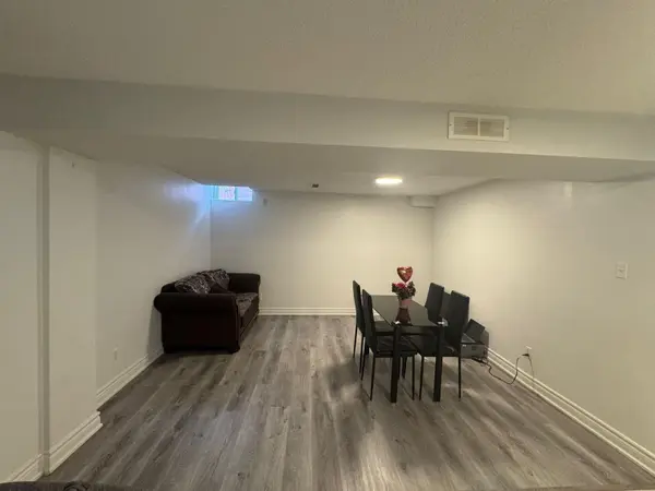 741 Shanahan BLVD, Newmarket, ON L3X 1P8