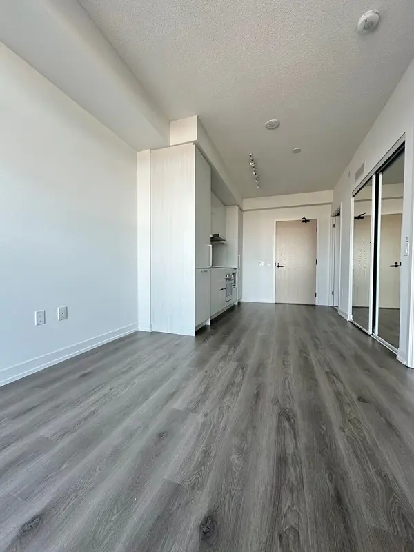 225 Commerce ST #1010, Vaughan, ON L4K 5Z7