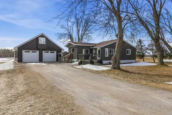 2533 Flos 3 RD W, Springwater, ON L0L 2K0