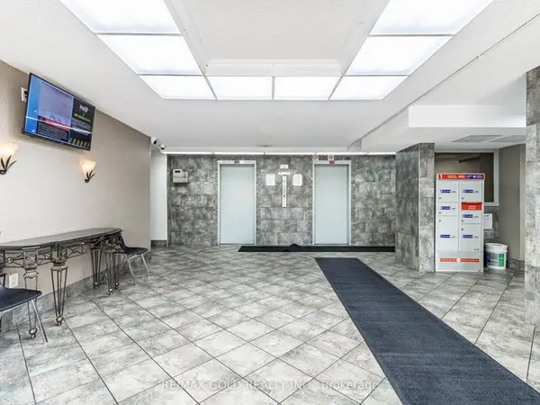 17 Knightsbridge RD #1010, Brampton, ON L6T 3X9