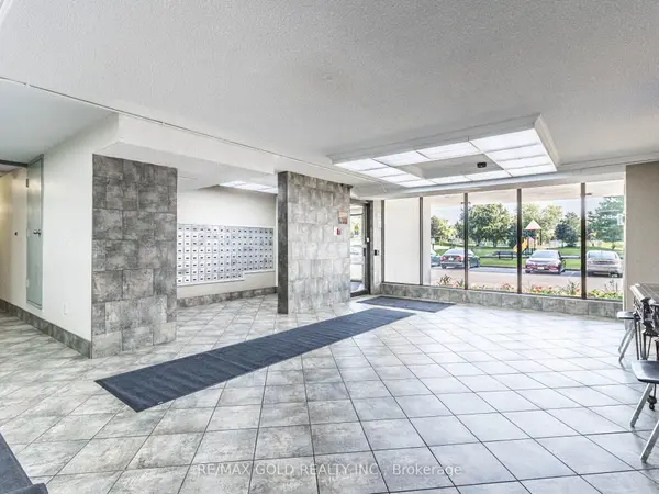 17 Knightsbridge RD #1010, Brampton, ON L6T 3X9