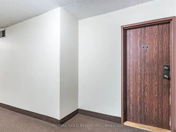 17 Knightsbridge RD #1010, Brampton, ON L6T 3X9