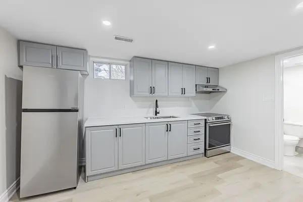 222 Hammersmith CT #Basement, Burlington, ON L7L 4N7