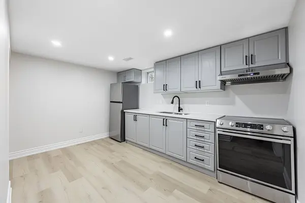 222 Hammersmith CT #Basement, Burlington, ON L7L 4N7