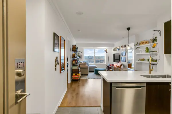 61 Heintzman ST #1501, Toronto W02, ON M6P 5A2