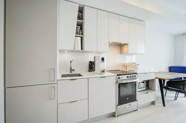 3883 Quartz RD #1808, Mississauga, ON L5B 0M4