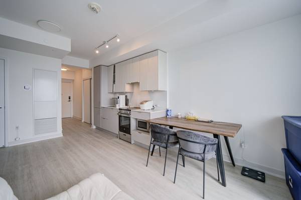 3883 Quartz RD #1808, Mississauga, ON L5B 0M4