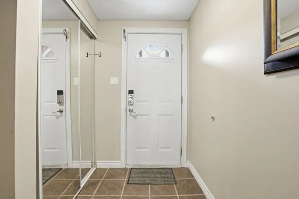 444 Stone Church RD W #U7, Hamilton, ON L9B 1R1