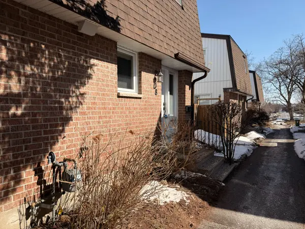 837 Eastvale DR #8, Beacon Hill North - South And Area, ON K1J 7T5