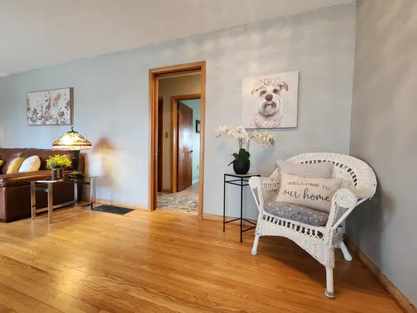 142 Manor DR, Brockville, ON K6V 3E6