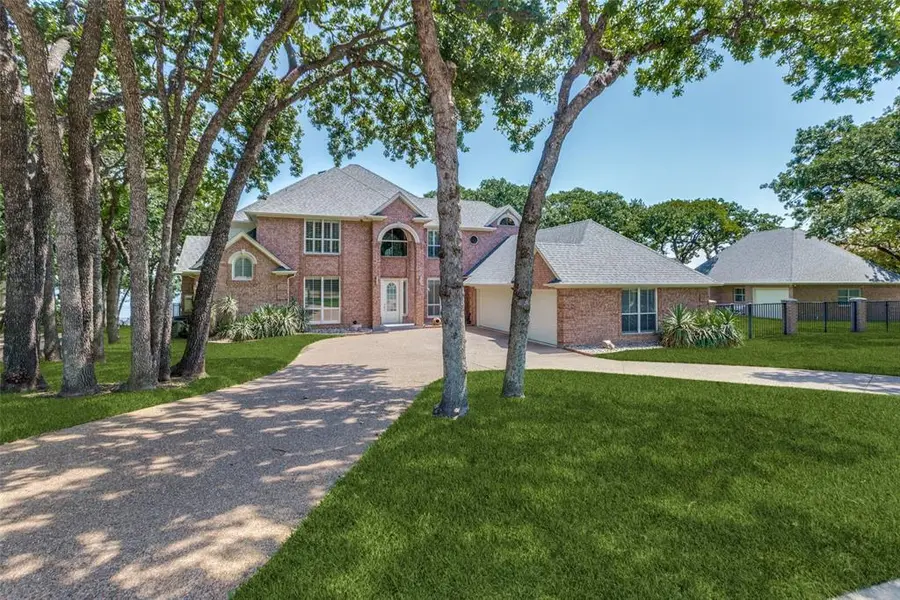 452 Windjammer Lane, Azle, TX 76020