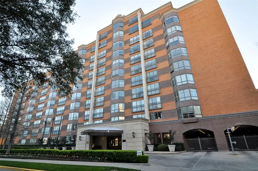 4242 Lomo Alto Drive #S30, Dallas, TX 75219