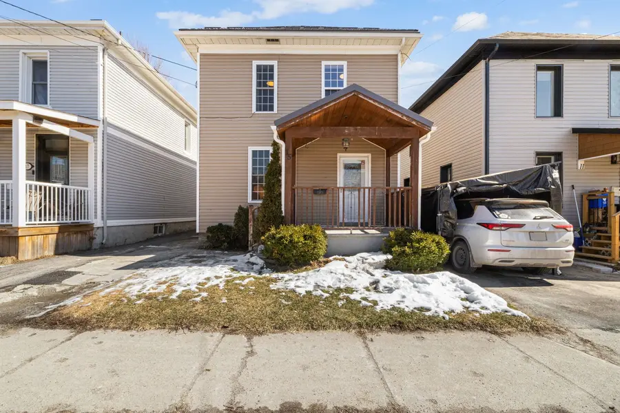 15 KENT ST, Smiths Falls, ON K7A 1B5