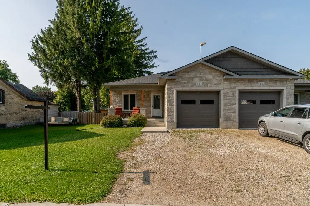 420 Victoria ST, Minto, ON N0G 2P0