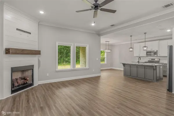 1013 Voss Drive, Stonewall, LA 71078