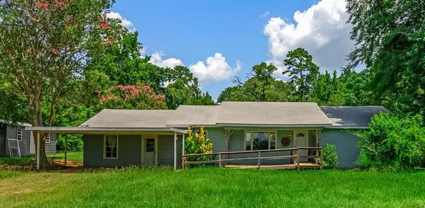 9008 Hosston Vivian Road,  Vivian,  LA 71082