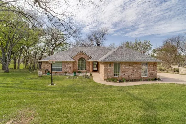 7108 Westover Drive, Granbury, TX 76049