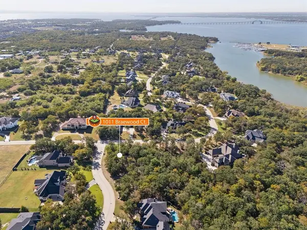 1011 Braewood Court, Oak Point, TX 75068