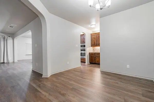 2216 Rosalinda Pass, Fort Worth, TX 76131