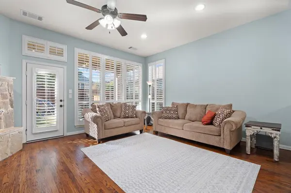 8221 Bayberry Avenue, Lantana, TX 76226