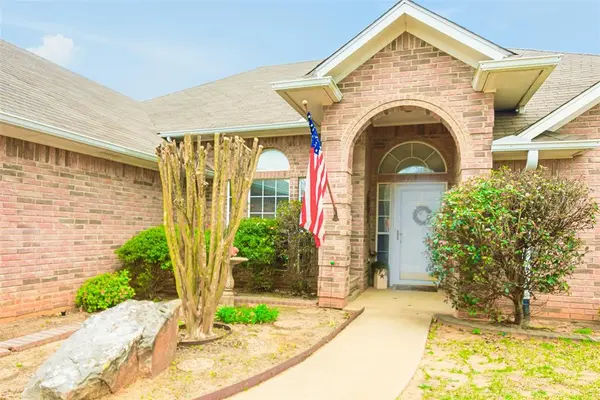 1818 Topaz Cove, Whitehouse, TX 75791