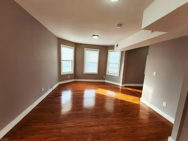 146 Hollywood Ave, East Orange City, NJ 07018