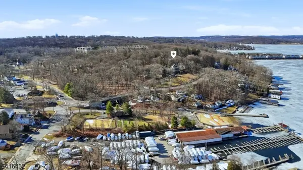 22 Sunset Ter, Mount Arlington Boro, NJ 07856