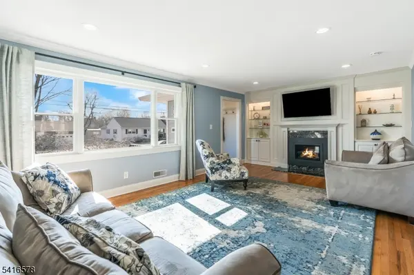 230 Melrose Ave, Middlesex Boro, NJ 08846