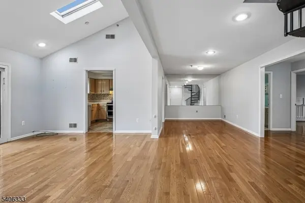 6 Domessina Ln #C8, Caldwell Boro Twp., NJ 07006