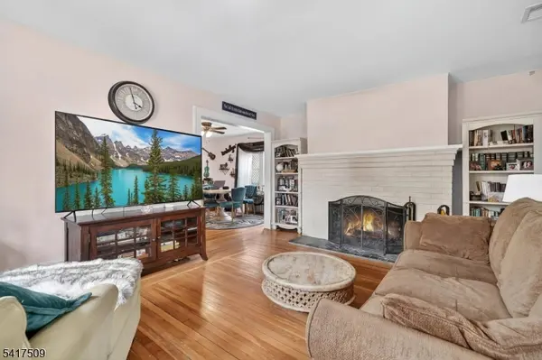 10 Brookside Ave, Hawthorne Boro, NJ 07506