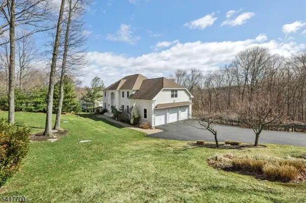 49 Boonton Ave, Kinnelon Boro, NJ 07405