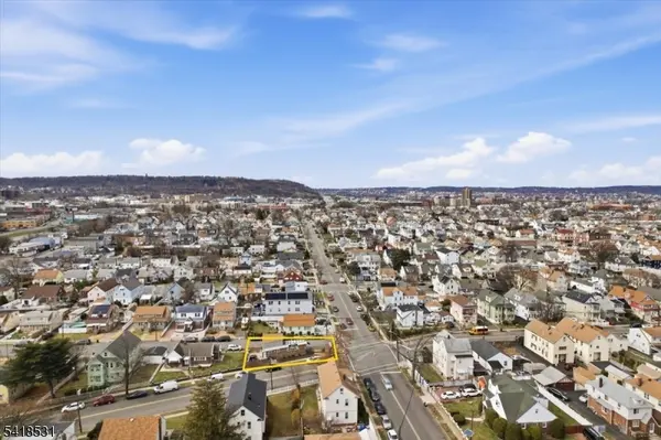 202 22Nd Ave, Paterson City, NJ 07513