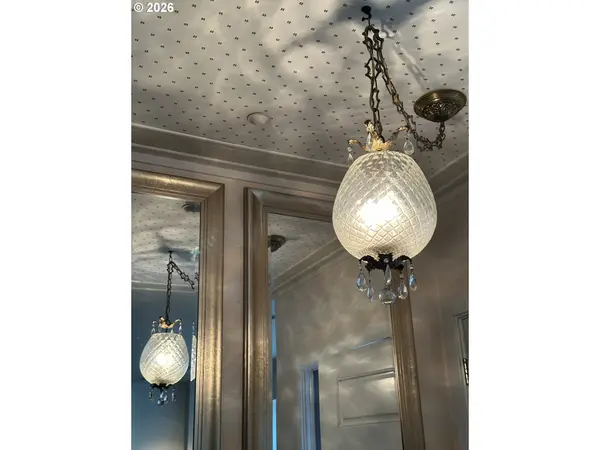 2018 NW 16TH AVE, Portland, OR 97209