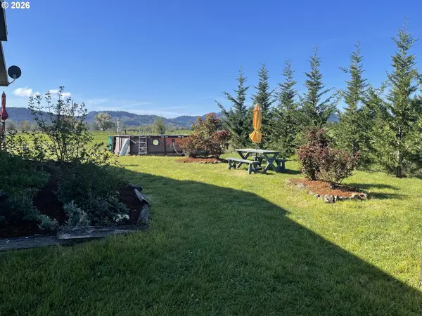 6404 LOOKINGGLASS RD, Roseburg, OR 97471