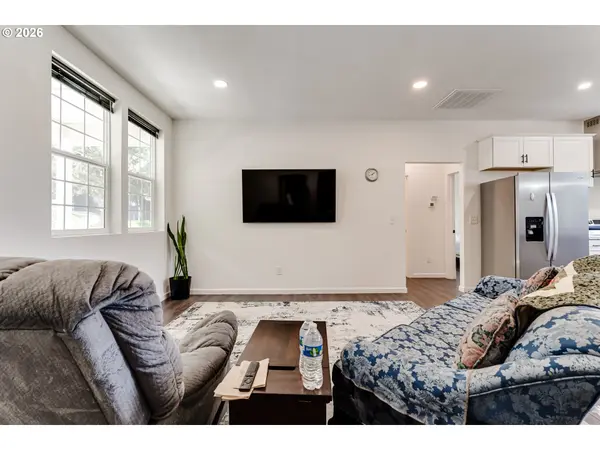 1332 SE STRONG AVE, Roseburg, OR 97470